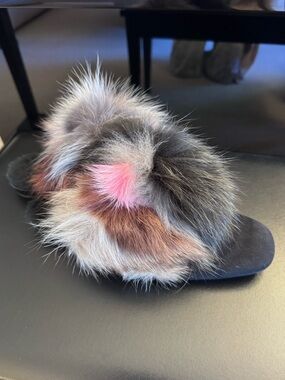 💕 NWTs Stuart Weitzman "Furgetit" Fox Fur Mules